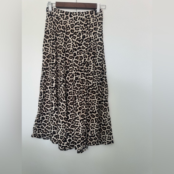 H&M Leopard Print Midi Skirt Size 2 - Picture 1 of 6
